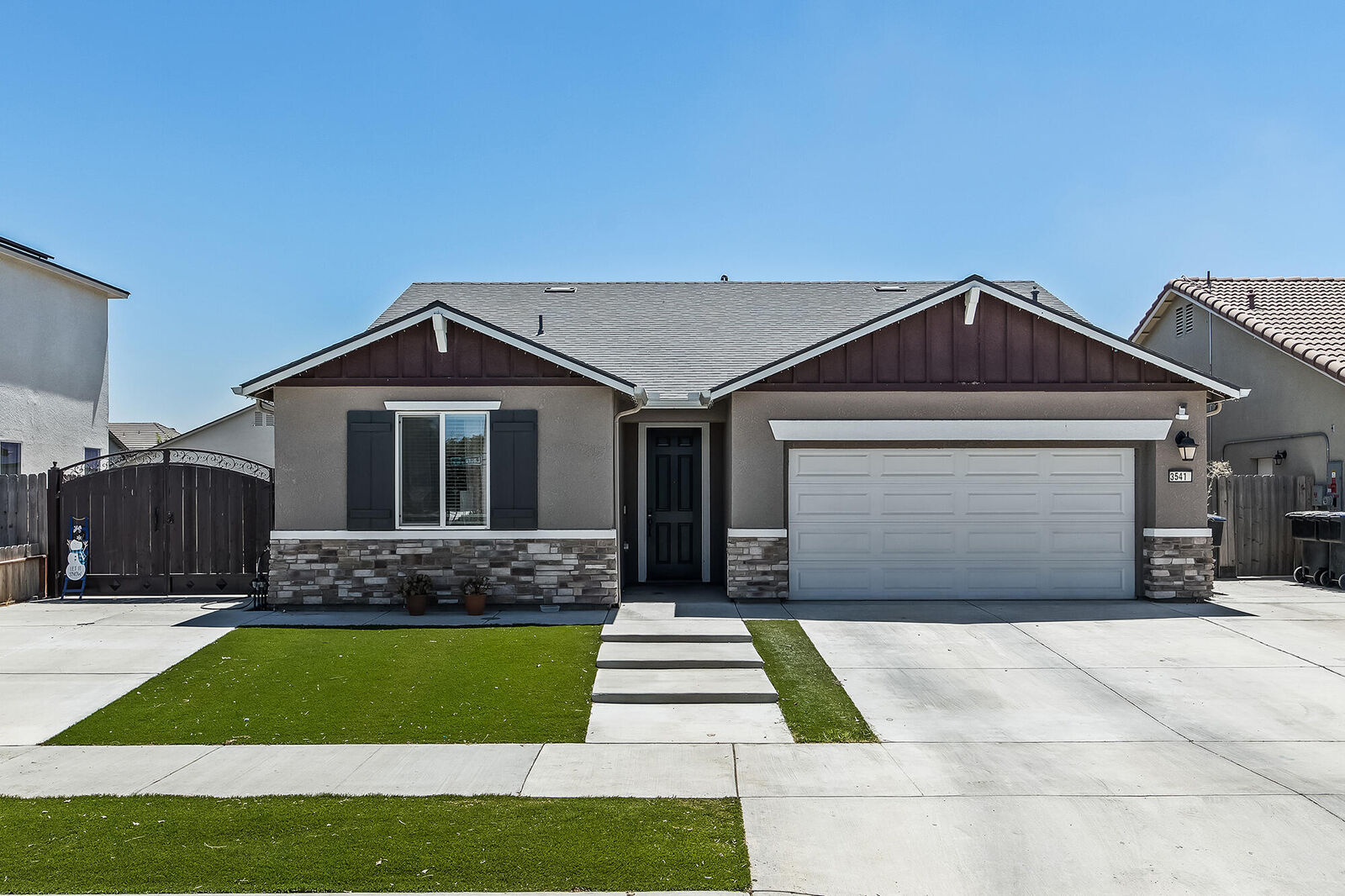 Property Photo:  3541 E Laura Avenue  CA 93292 