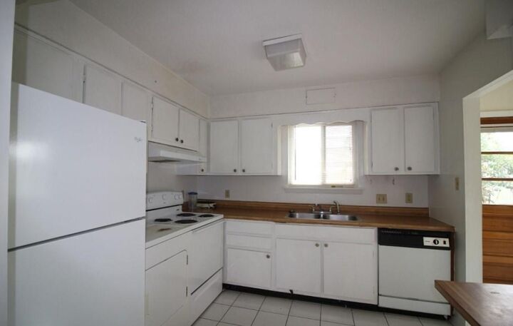 Property Photo:  2333 Champion Court  NC 27606 