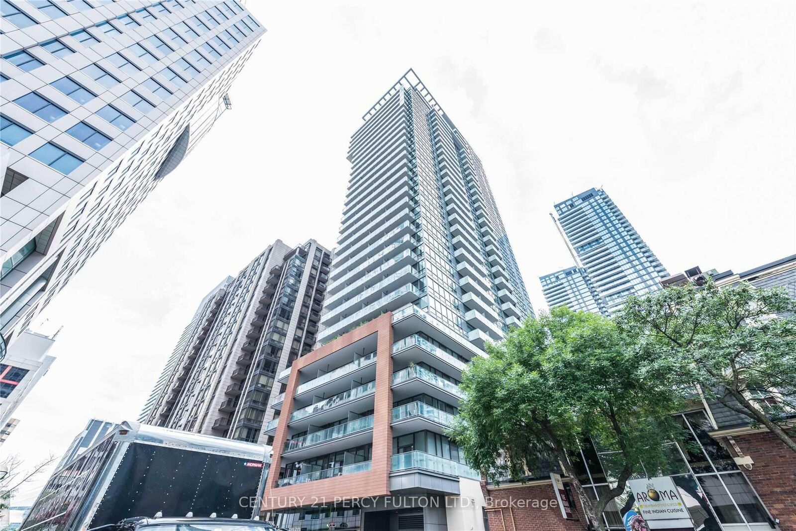 Property Photo: 8 Mercer Street 904 ON M5V 0C4