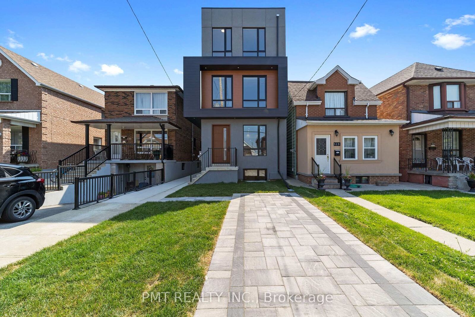 Property Photo: 531 Delaware Avenue N 1fm ON M6H 2V3