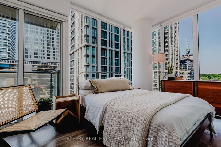 195 Redpath Avenue 712 — photo 1