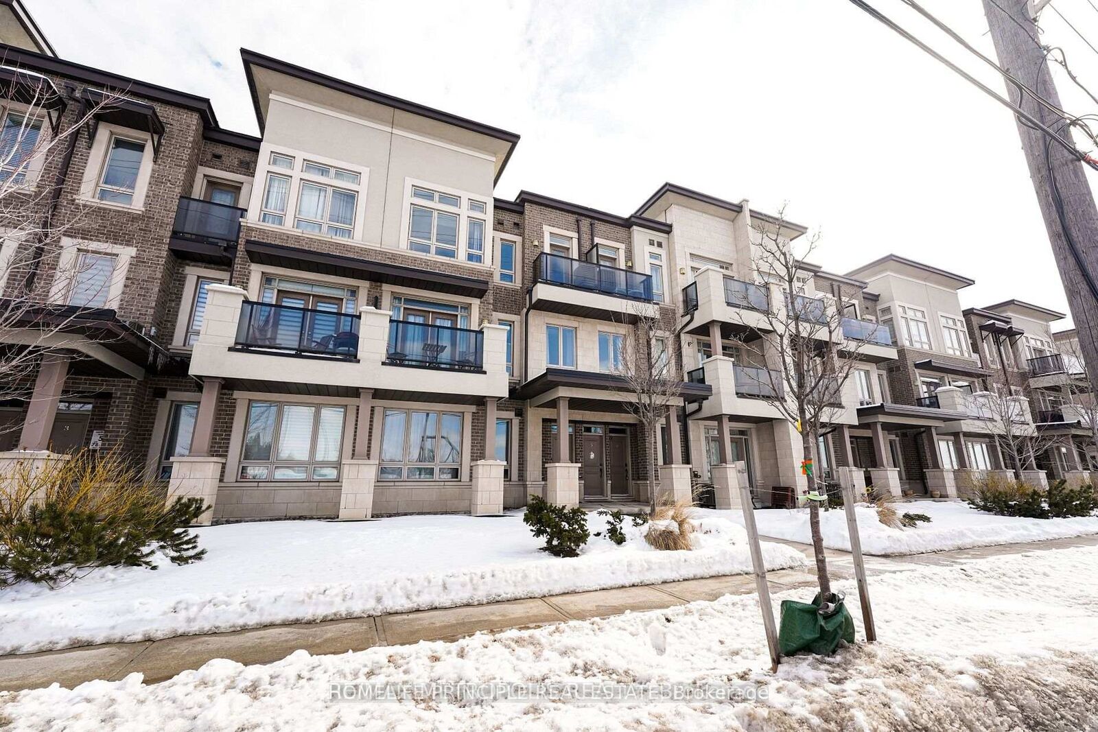 Property Photo:  9621 Jane Street 6  ON L6A 4G5 
