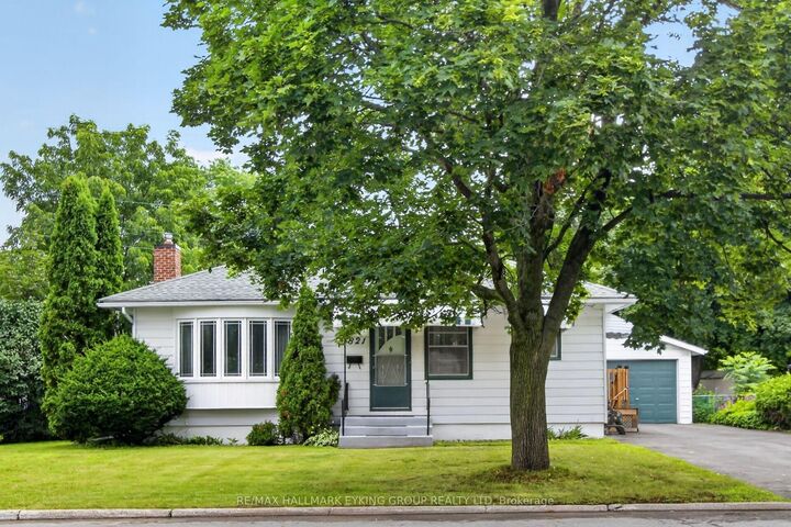 Property Photo:  1821 Haig Drive  ON K1G 2J2 