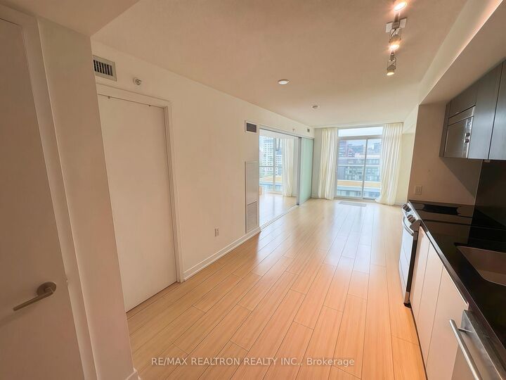 Property Photo: 85 Queens Wharf Road 1211 ON M5V 0J9