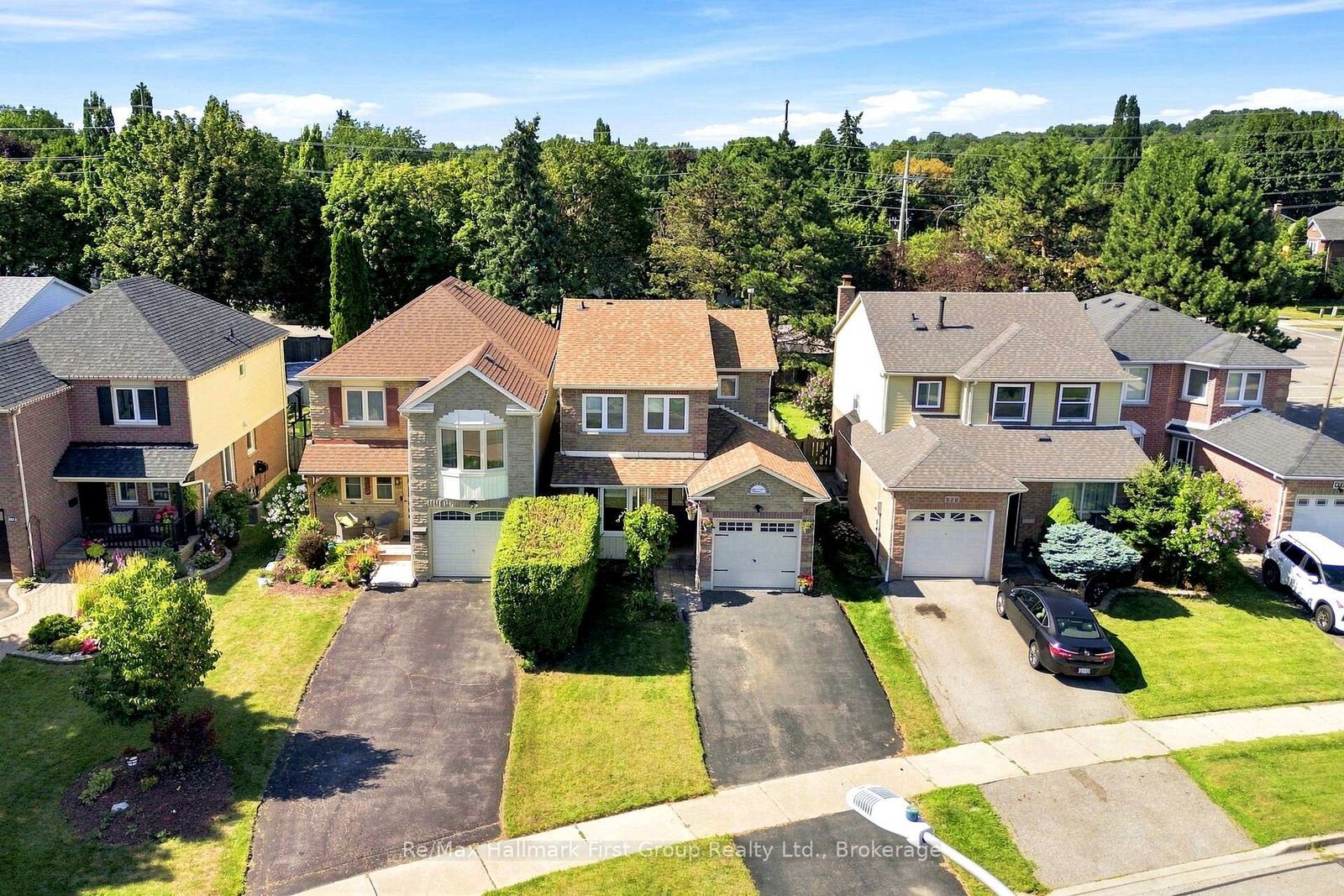 Property Photo:  868 White Ash Drive  ON L1N 4K4 