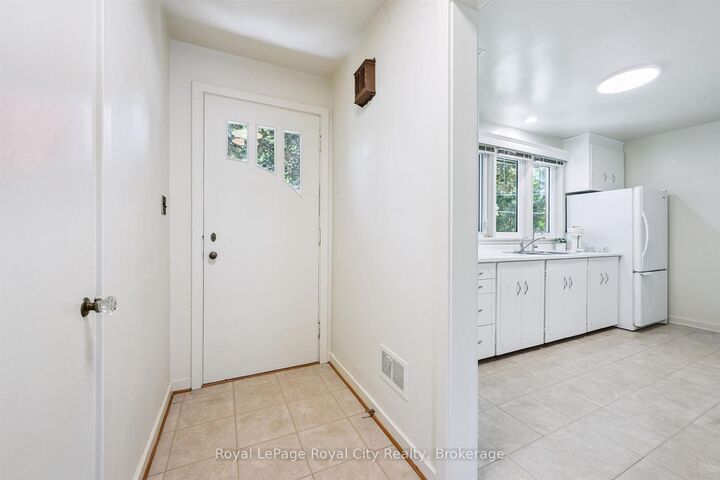 Property Photo:  31 Torrance Crescent  ON N1H 1T5 