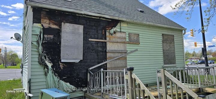 Property Photo: 5168 Stanley Avenue ON L2E 5A4
