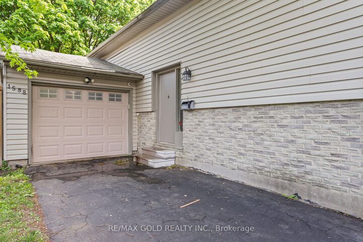 Property Photo:  1588 Aldersbrook Road  ON N6G 2Z3 