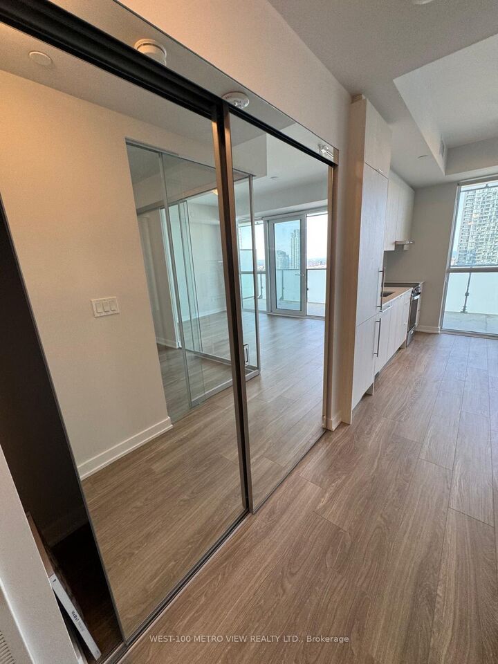 Property Photo:  430 Square One Drive 2404  ON L5B 0L6 