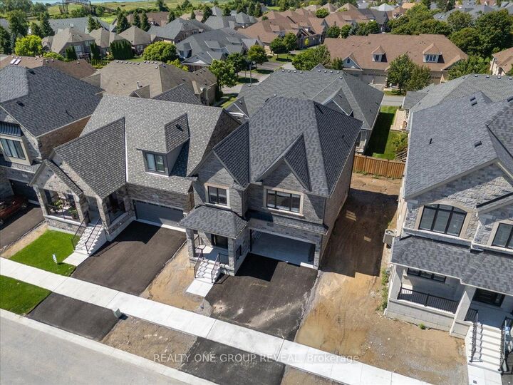 Property Photo:  9 Holland Street  ON L1A 0G2 
