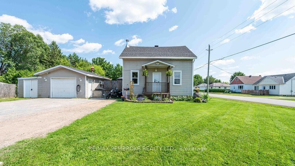 Property Photo: 617 Third Avenue S ON K8A 5H1