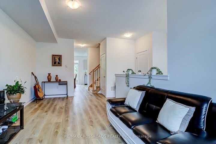 Photo de la propriété: 64 Lyall Stokes Circle ON L0G 1M0