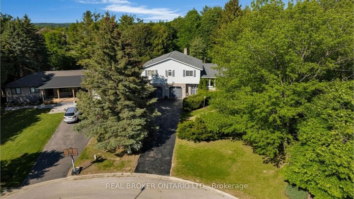 Property Photo: 215 Mary Anne Drive ON L4N 4T1