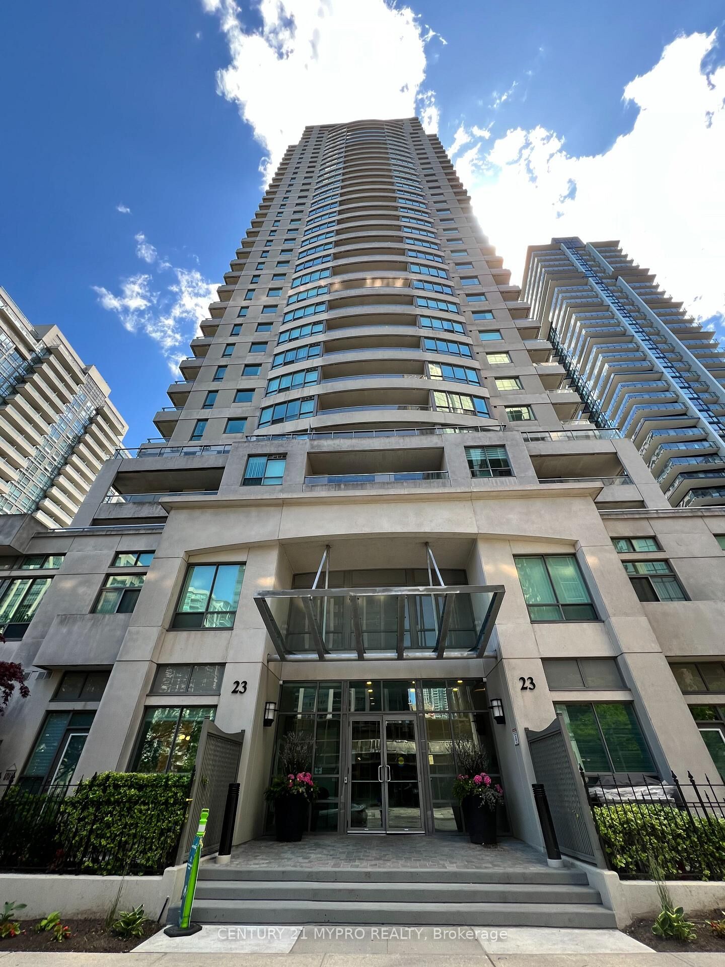 Property Photo: 23 Hollywood Avenue 2702 ON M2N 7L8