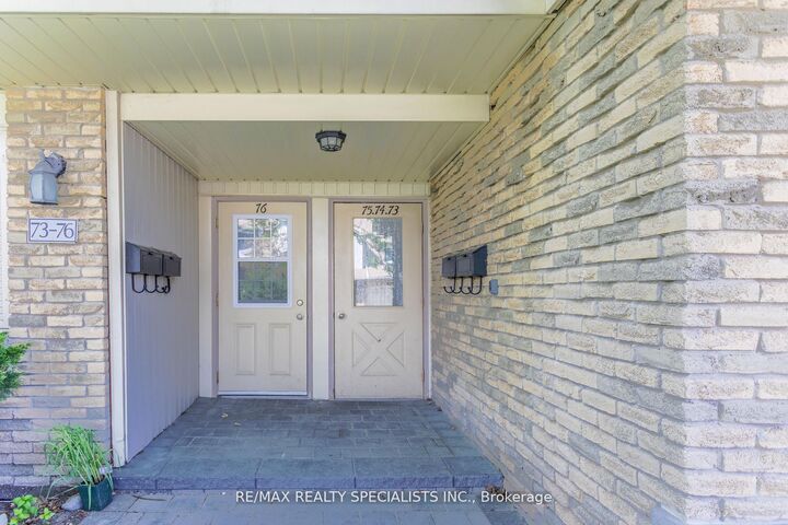 Property Photo: 6797 Formentera Avenue 75 ON L5N 2L6