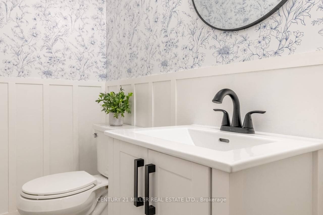 Property Photo:  47 Hopewell Crescent  ON L8J 1P3 