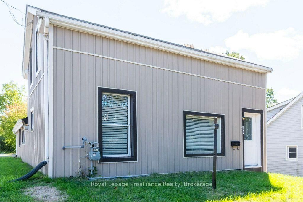 Property Photo: 95 Grier Street ON K8P 3A2