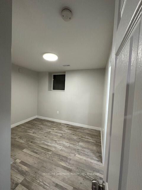 Property Photo:  542 Wingrove Crescent  ON L6L 4R6 
