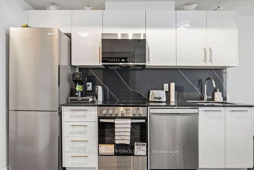 Property Photo:  861 Sheppard Avenue W 49  ON M3H 2S9 