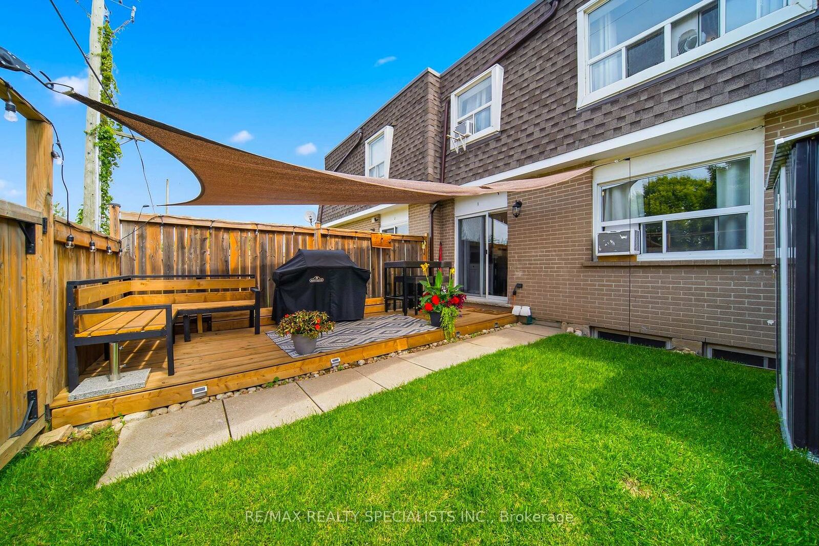 Property Photo: 766 Walter Street I ON N3H 4P3