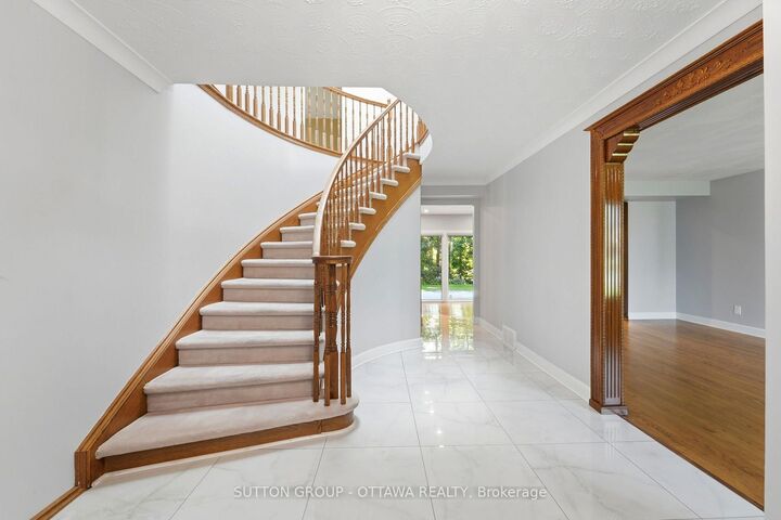 Property Photo: 29 Chesswood Court ON K2E 7E3