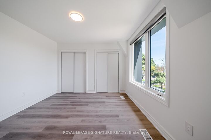 Property Photo:  2052 Pharmacy Avenue 3  ON M1T 1H8 