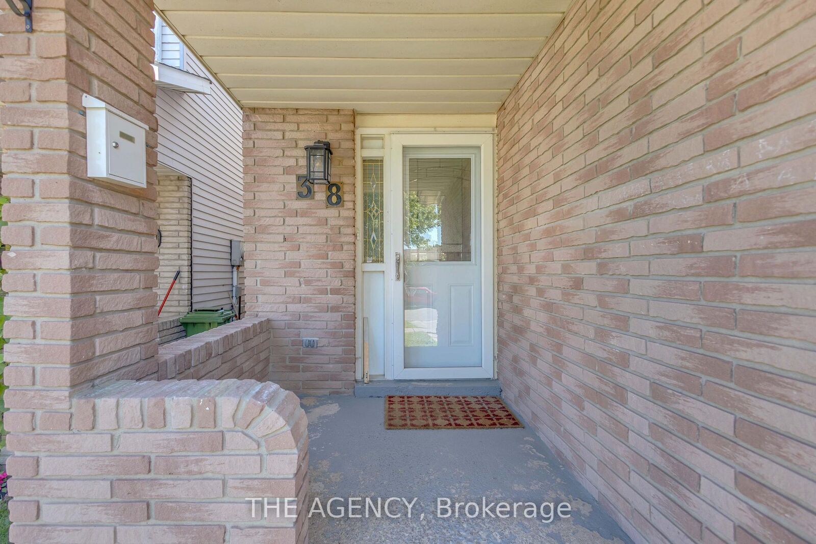 Property Photo:  38 Athenia Drive  ON L8J 1S6 