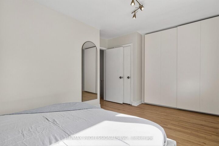 Property Photo: 69 Skylark Road ON M6S 4M5
