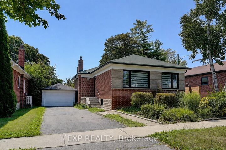 Property Photo:  36 Vauxhall Drive Main  ON M1P 1P7 