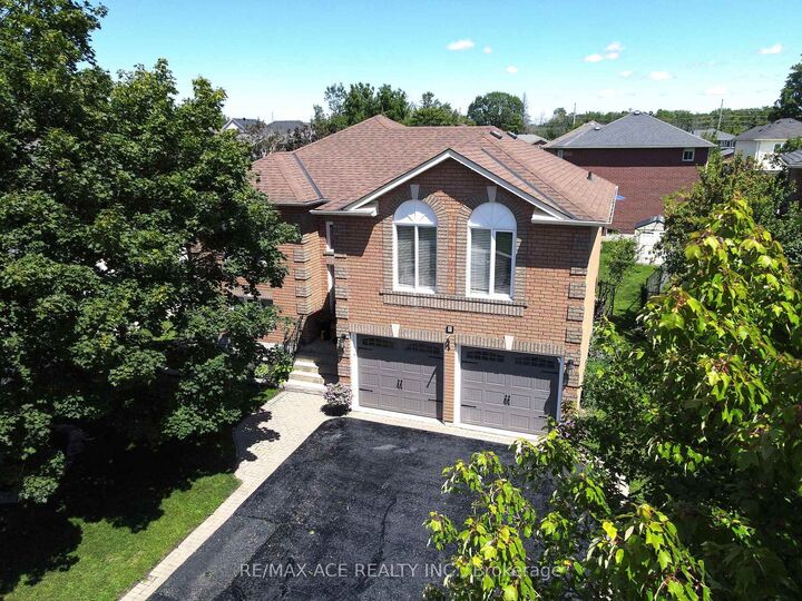 Property Photo: 1 Margaret Place ON L4P 3X1