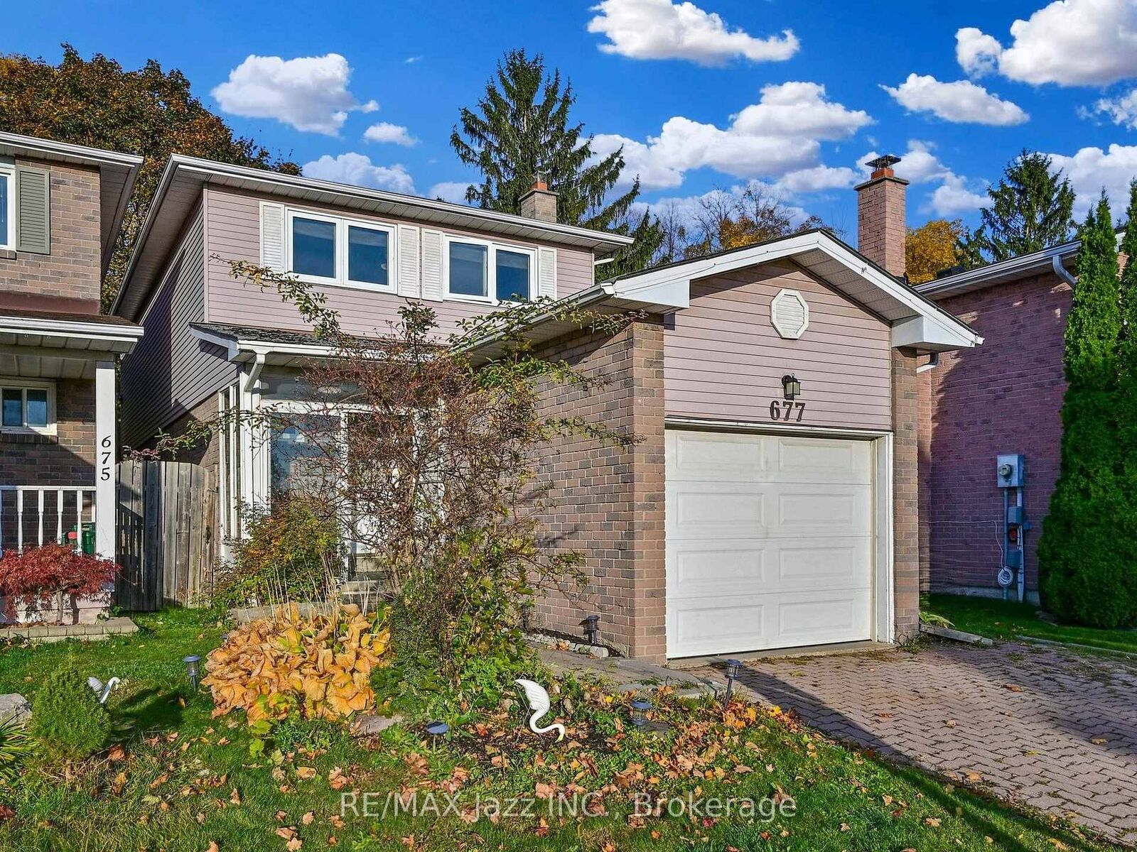 Property Photo:  677 Grandview Drive  ON L1H 7V9 