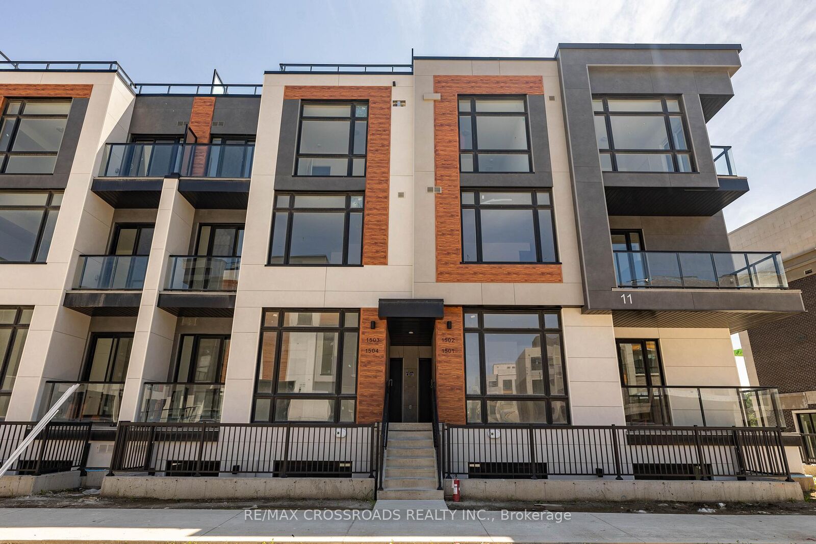 Property Photo:  11 David Eyer Road 1503  ON L4S 0N3 