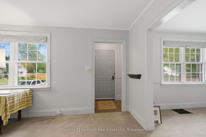 Property Photo: 149 Dufferin Avenue ON K8N 3W9