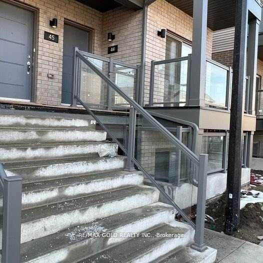 Property Photo: 205 West Oak Trail 44 ON N2R 0R9