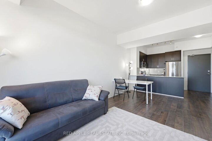 Property Photo:  11611 Yonge Street N 719  ON L4E 3N8 