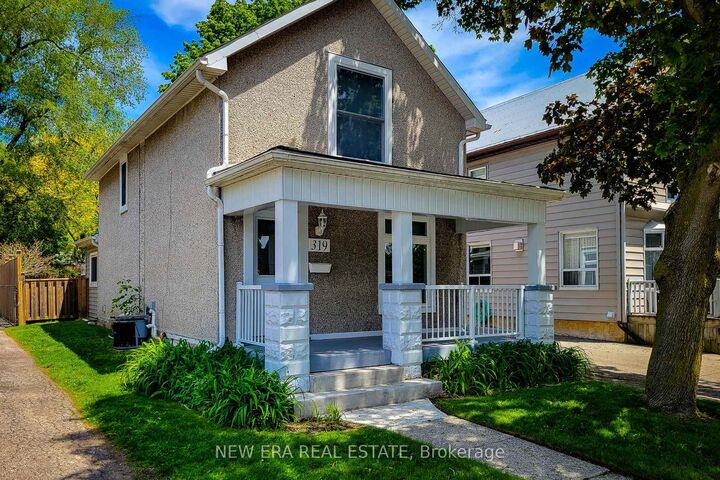 319 King Street W — photo 1