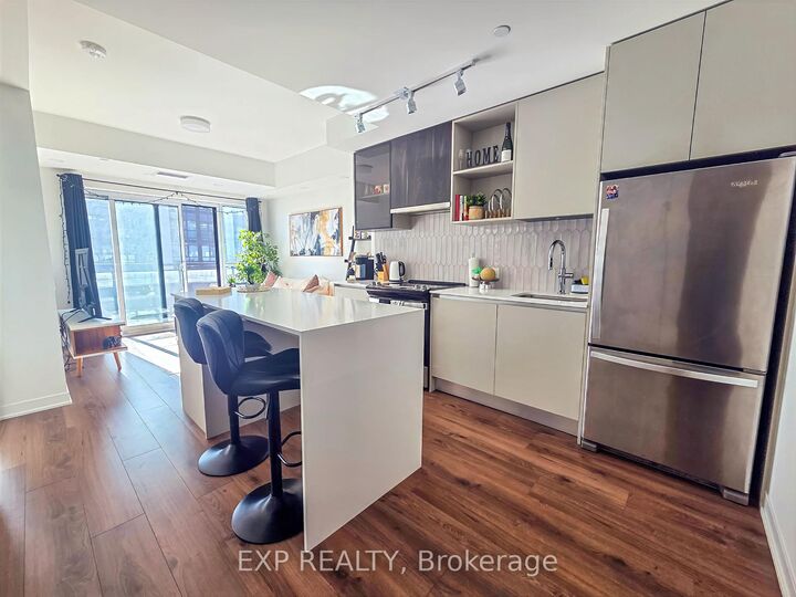 Property Photo:  395 Dundas Street W 419  ON L6M 5R8 
