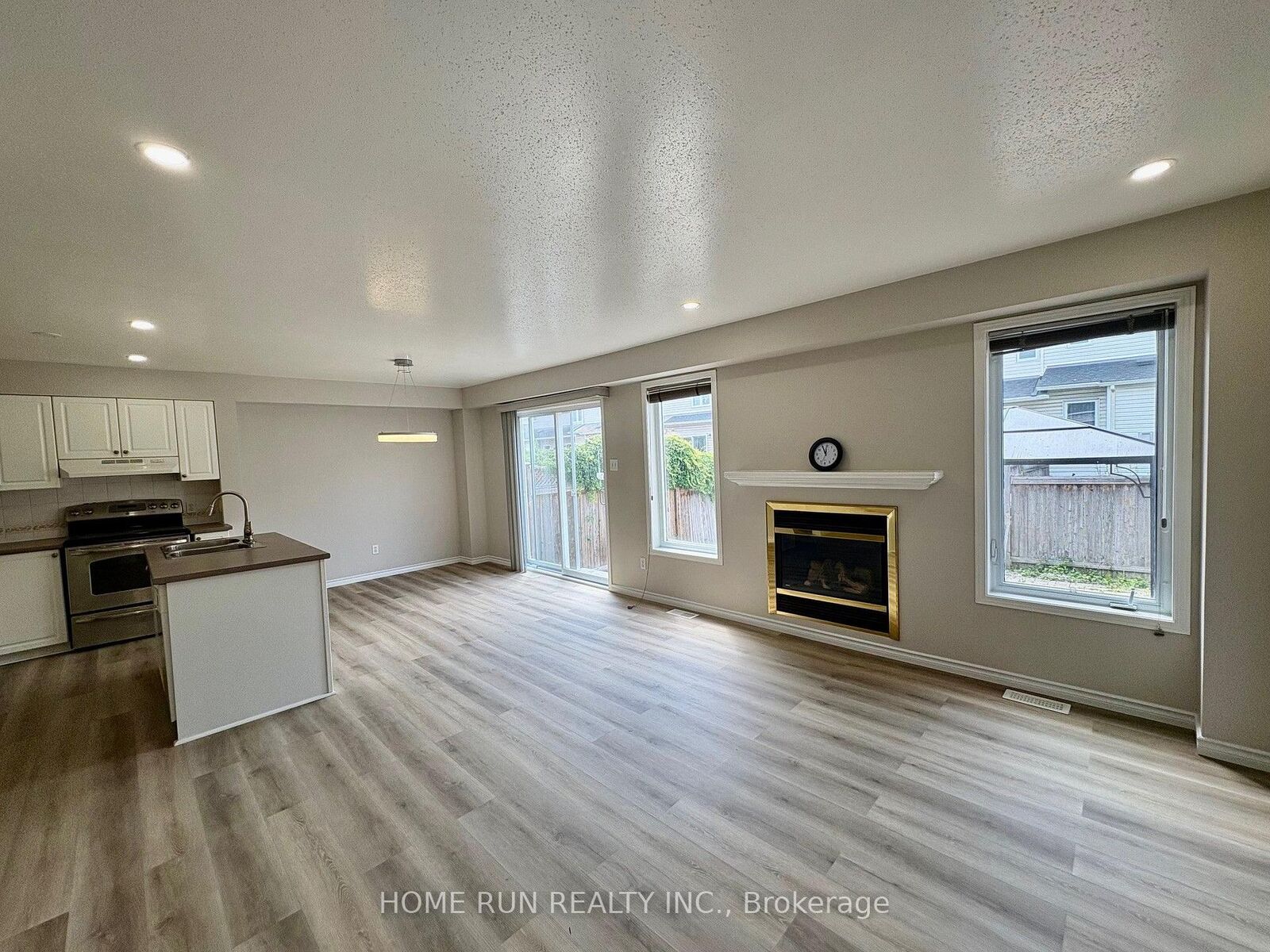 Property Photo: 52 Collington Street ON K2G 6X3