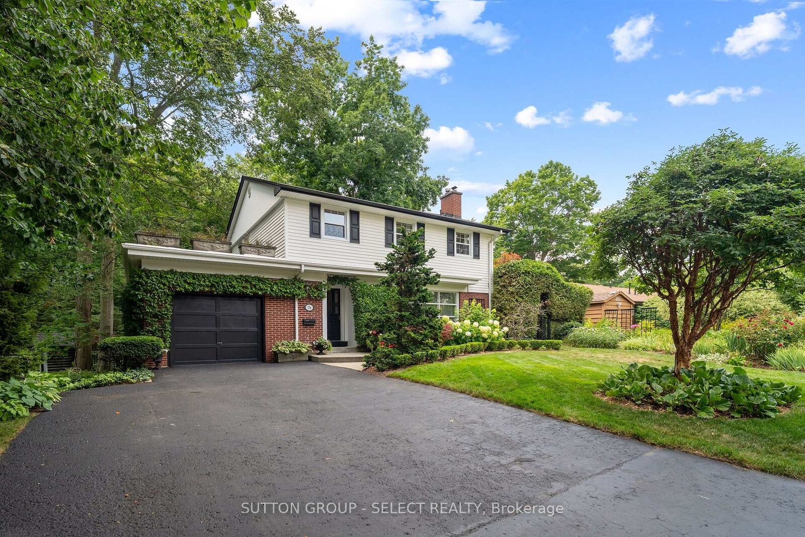 Property Photo: 536 Adevon Avenue ON N6H 3L6