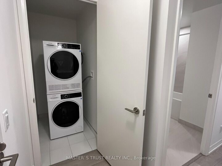 Property Photo:  400 King Street W 1528  ON M5V 1K2 