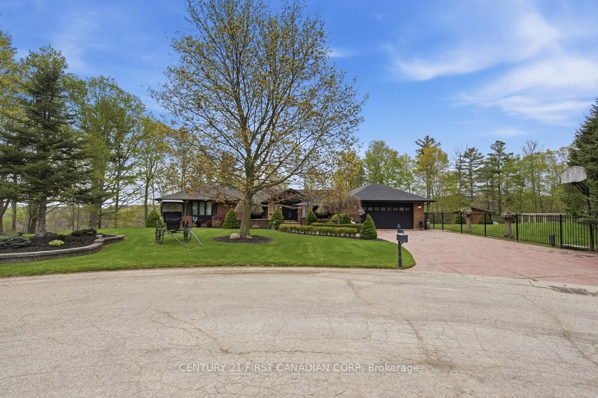 Property Photo: 2314 Lime Kiln Drive ON N6K 4P6