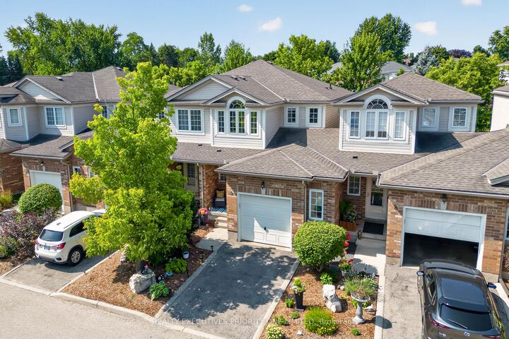 Property Photo: 37 Bond Court 9 ON N1H 8P3