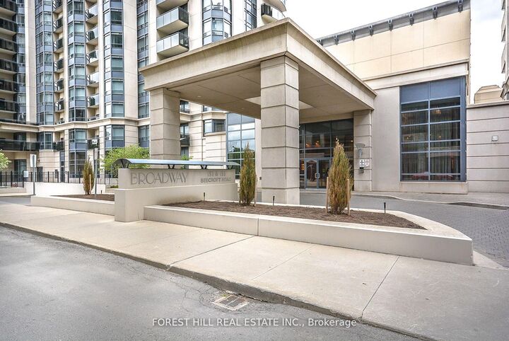 Property Photo:  153 Beecroft Road 2711  ON M2N 7C5 