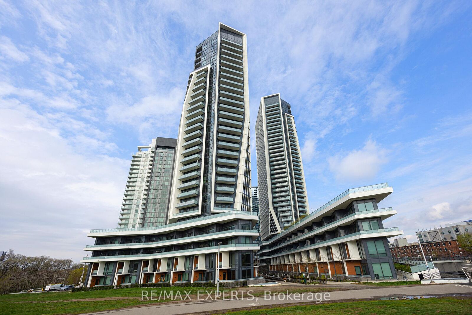 Property Photo:  50 Ordnance Street 2201  ON M6K 0C9 