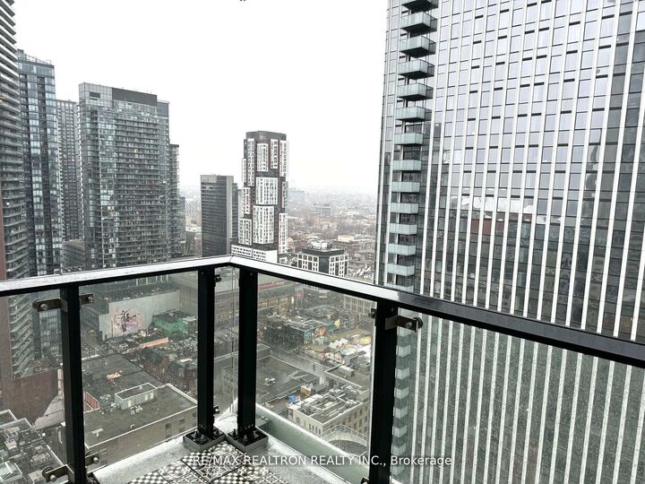 Property Photo: 224 King Street W 2901 ON M5H 0A6