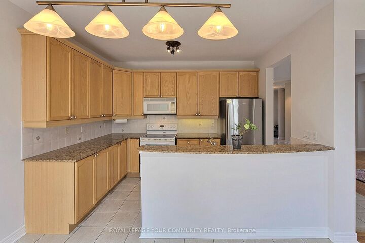 Property Photo: 39 Lark Crescent ON L4S 2N2