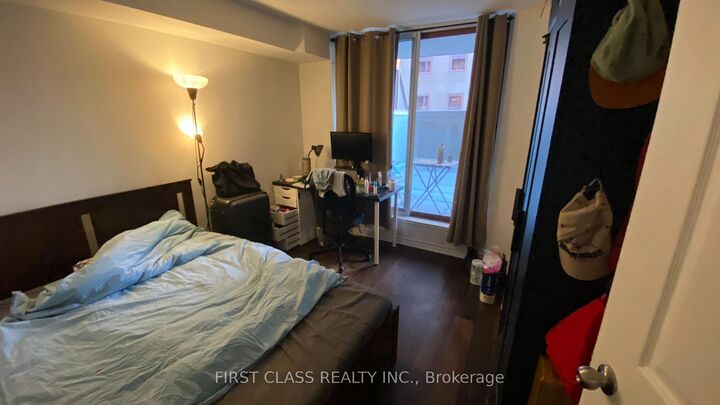 Property Photo: 736 Bay Street 303 (Secondary Bedroom) ON M5G 2M4