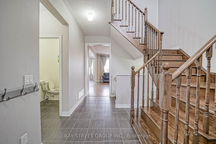 Property Photo: 7 Gordon Landon Drive ON L6B 0X9