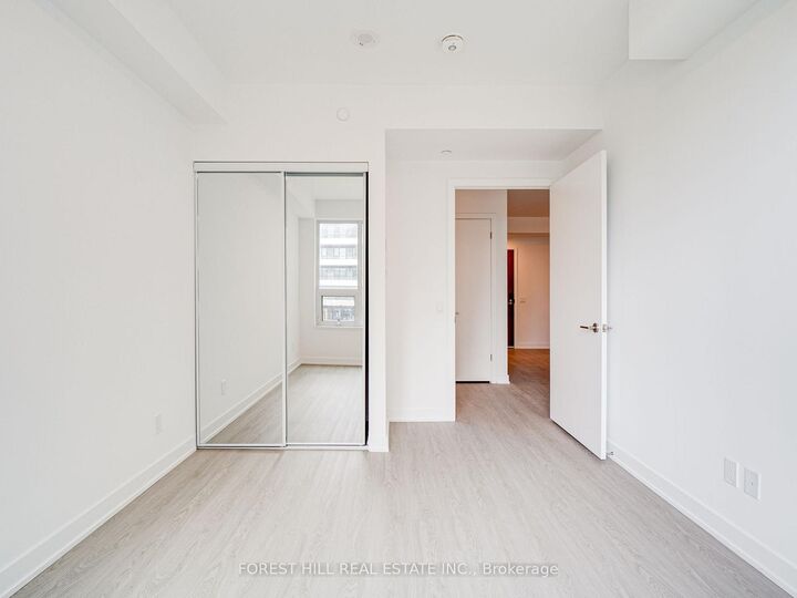 Property Photo: 8188 Yonge Street 202 ON L4J 0M2