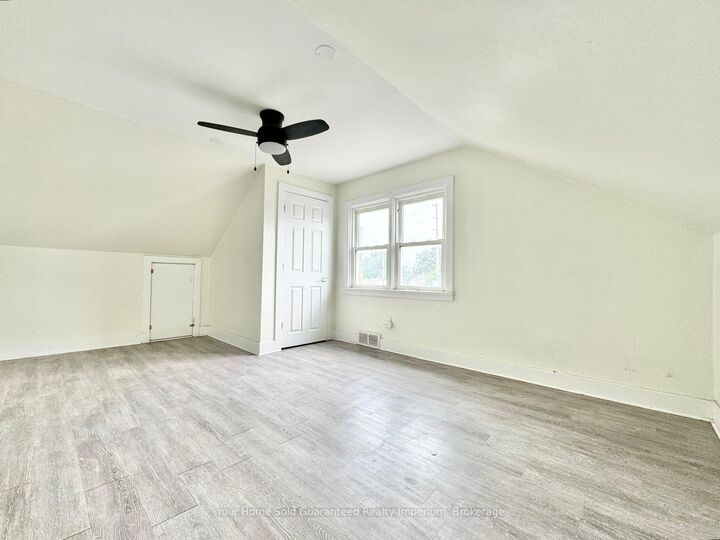 Property Photo:  232 Grantham Avenue Upper  ON L2M 4Y7 